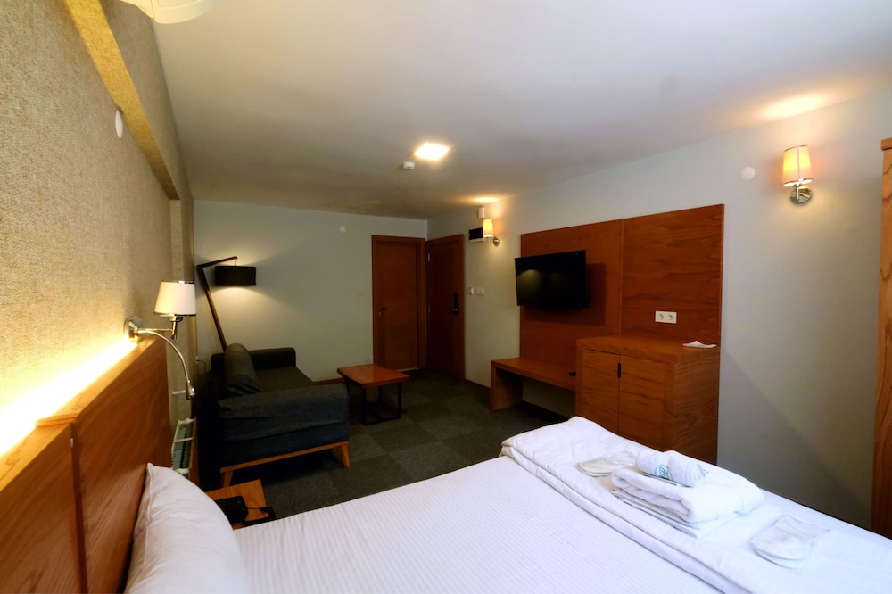 Varyant Hotel 14/35