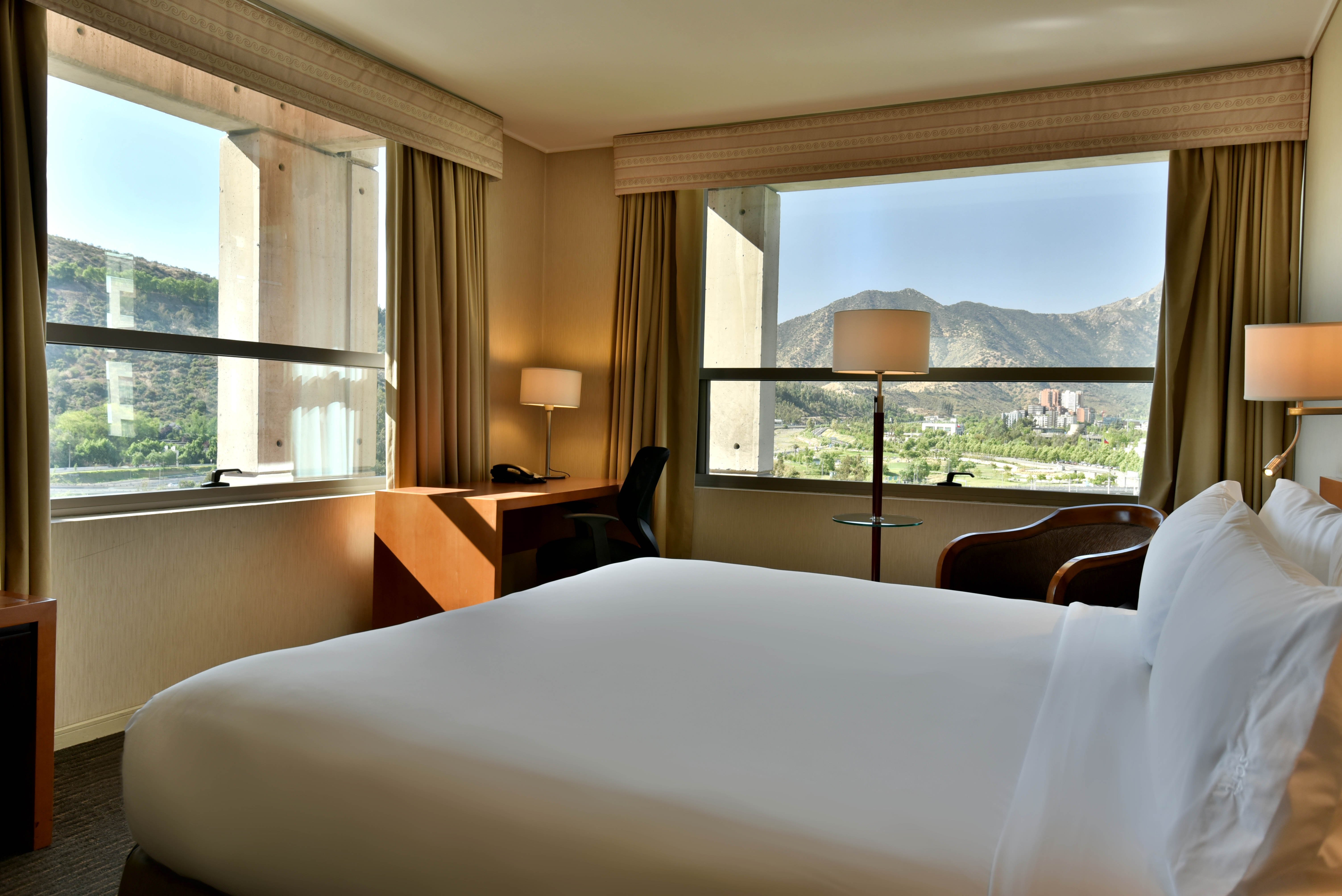 Holiday Inn Express Santiago Las Condes Former Holiday Inn Express Santiago el Golf 28/75
