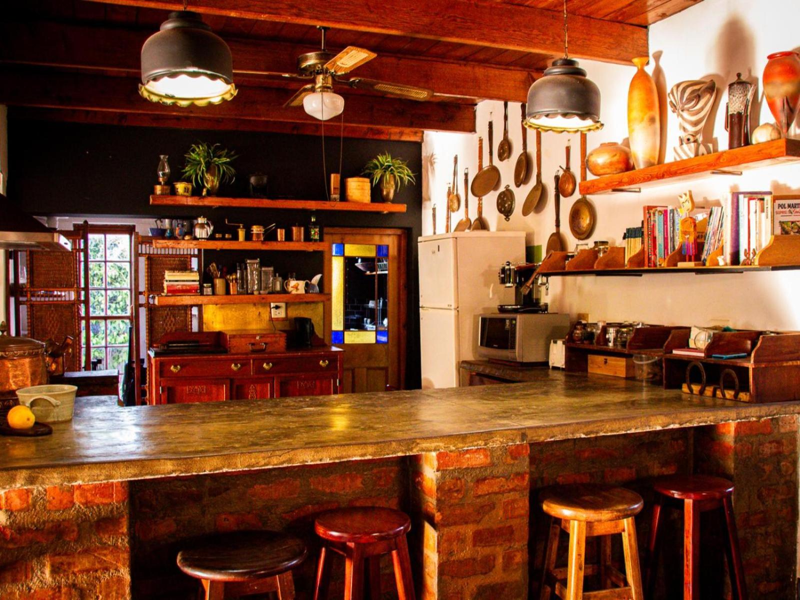 Ebonymoon Guest House & Studio 26/32