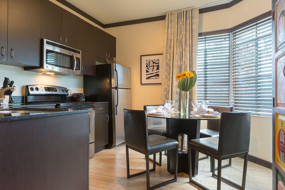 Tradewinds Apartment Hotel 47/65