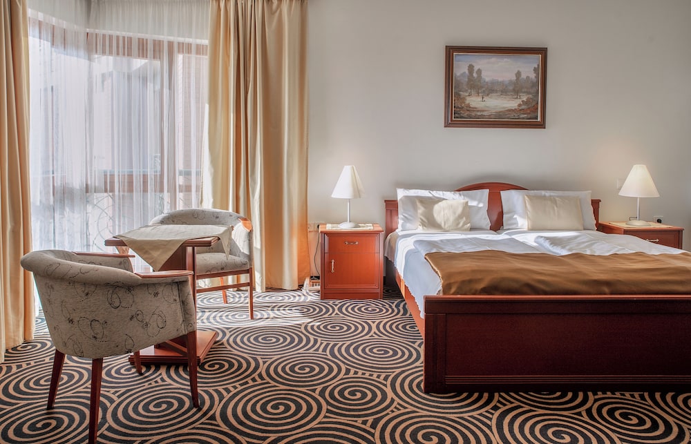 Hotel Millennium 10/50