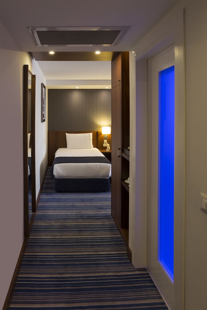 Taxim Express Hotel 18/47