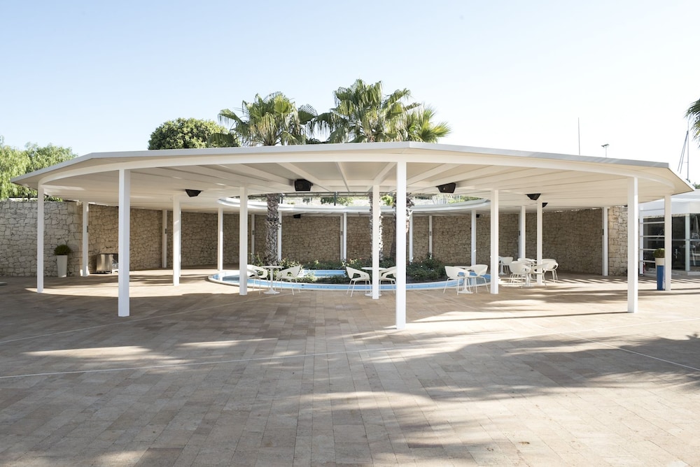 Pietre Nere Resort 3/72
