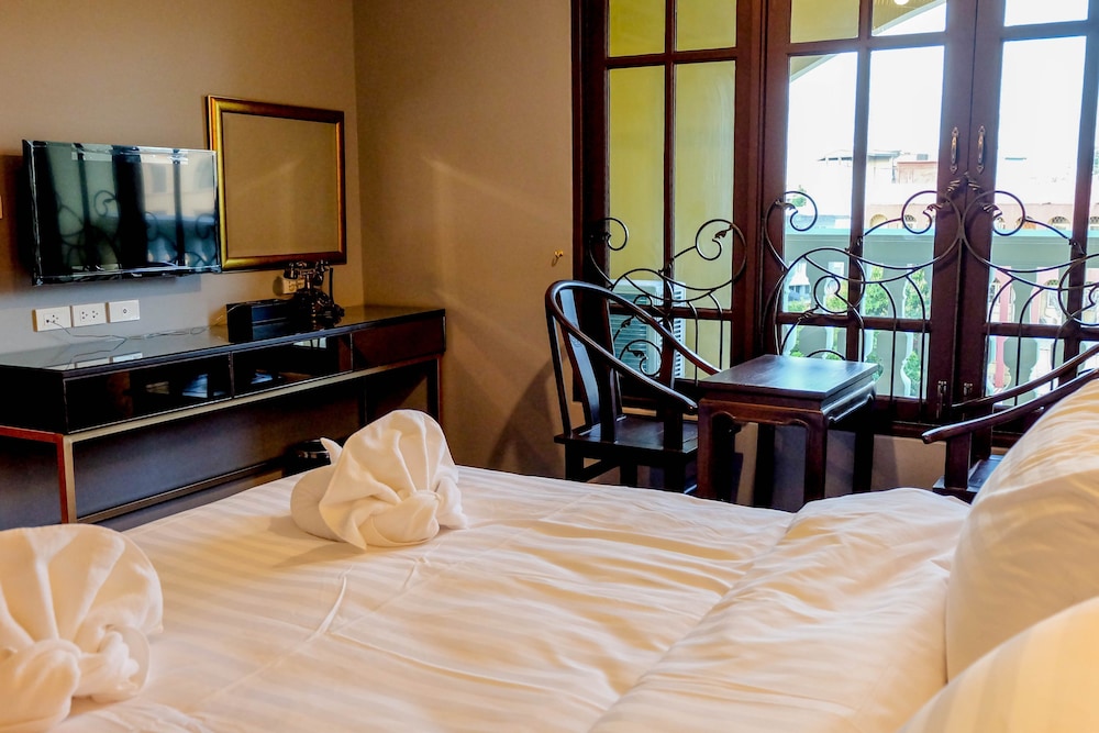 Siri Heritage Bangkok Hotel 39/71