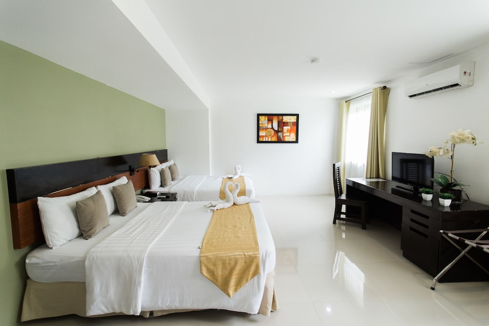Subic Bay Peninsular Hotel 22/58