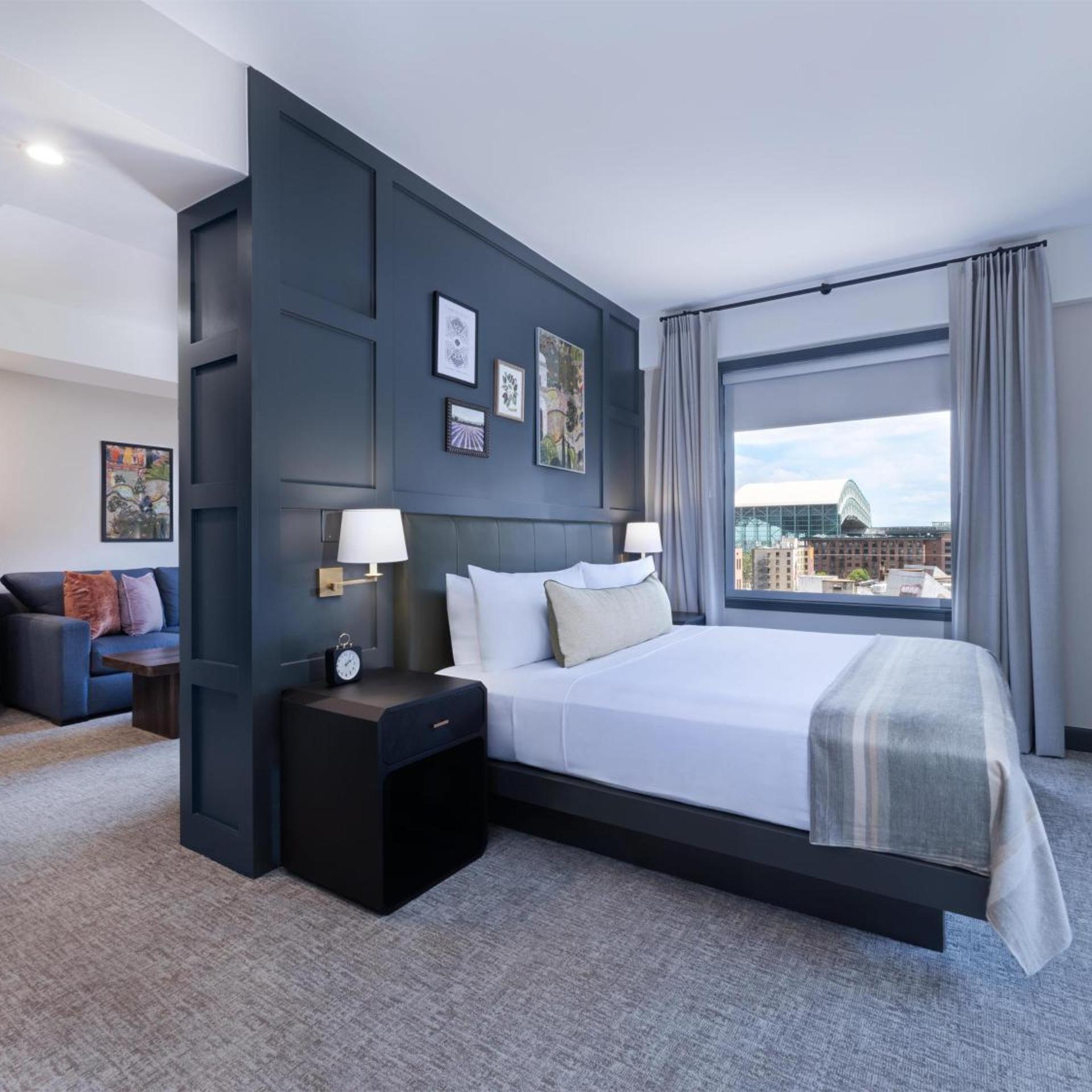 1 BEDROOM, JUNIOR SUITE, KING BED