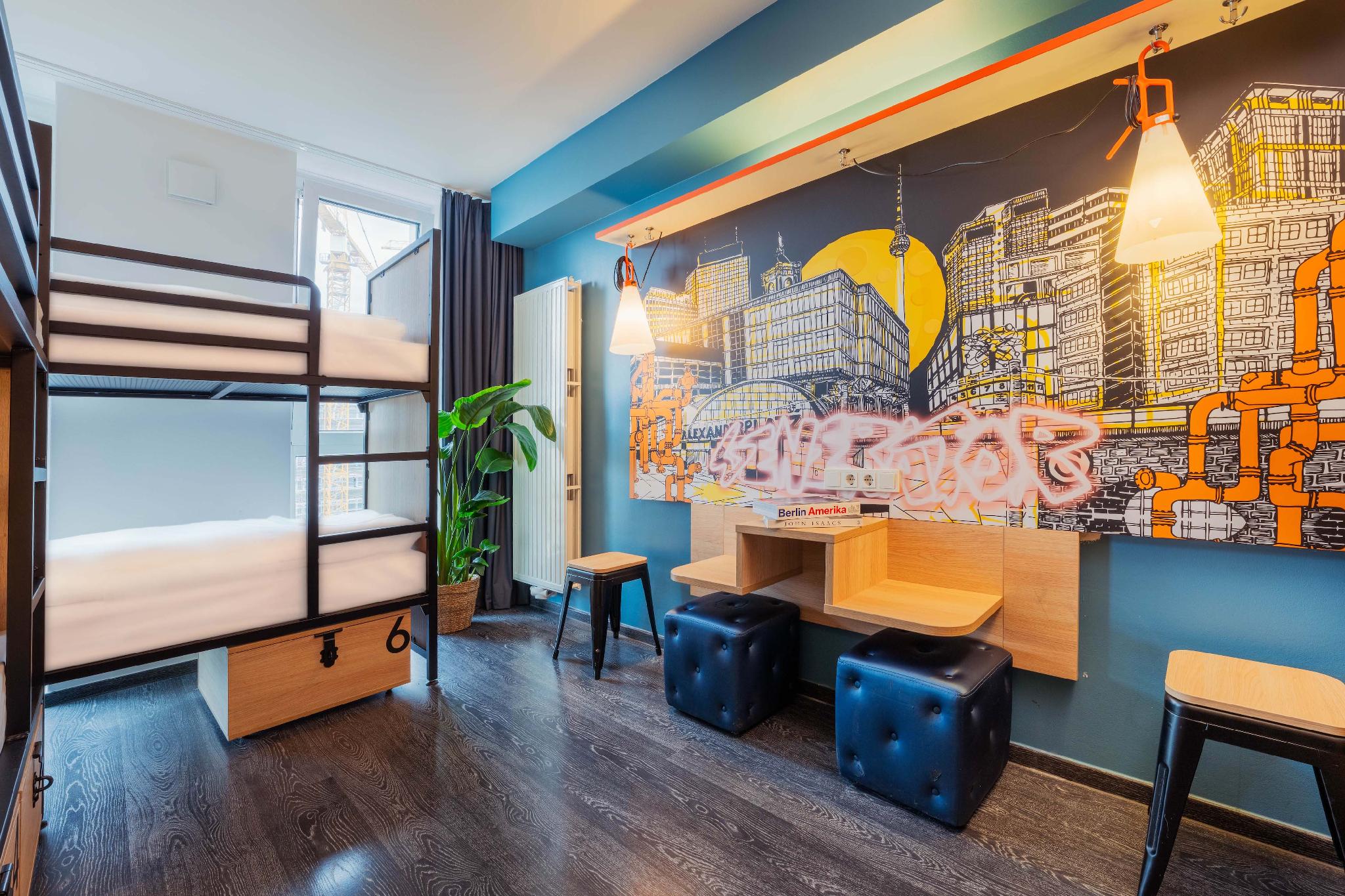 Private, 6 Beds, Shared Bathroom