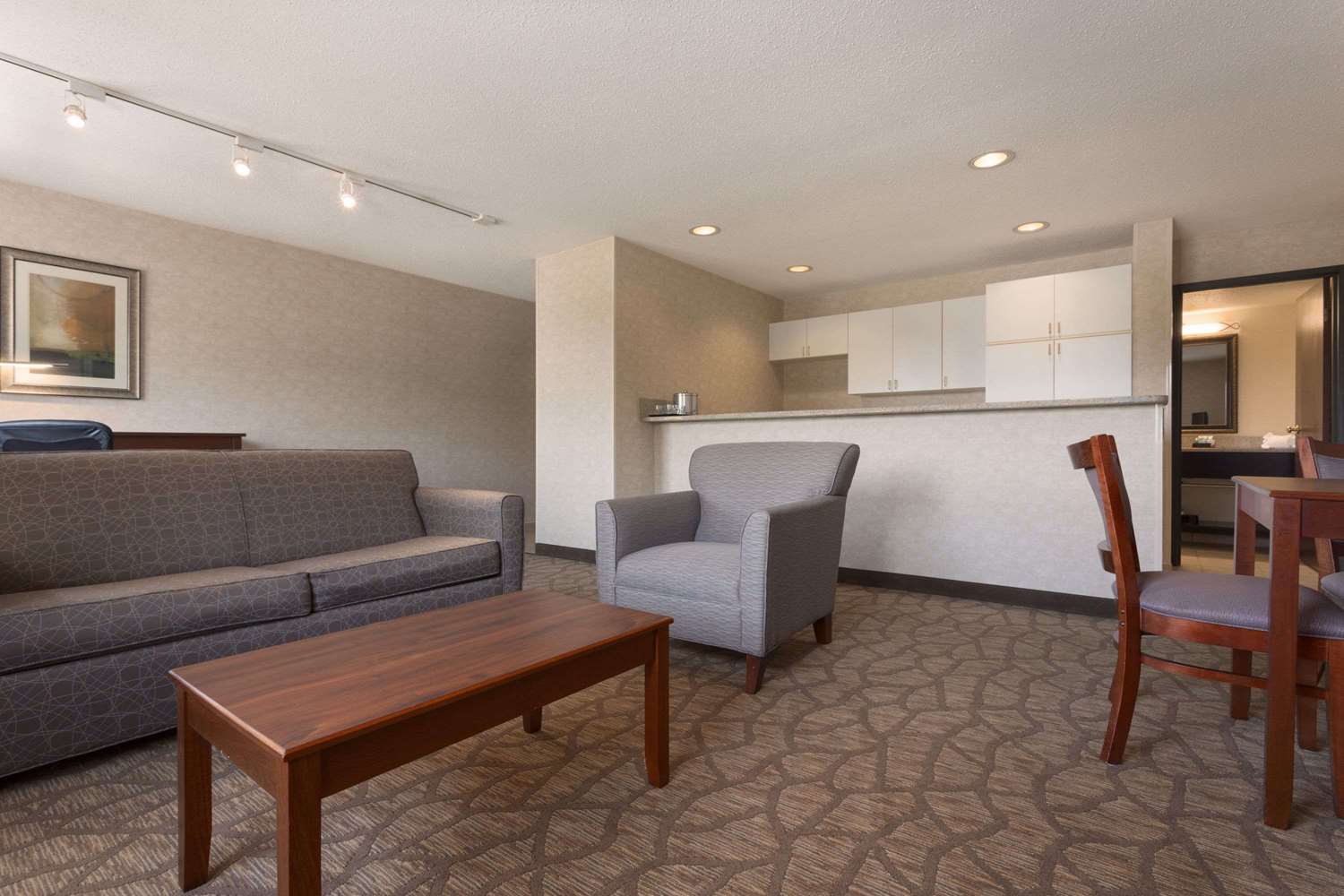 Wyndham Garden Grand Rapids Airport 34/58