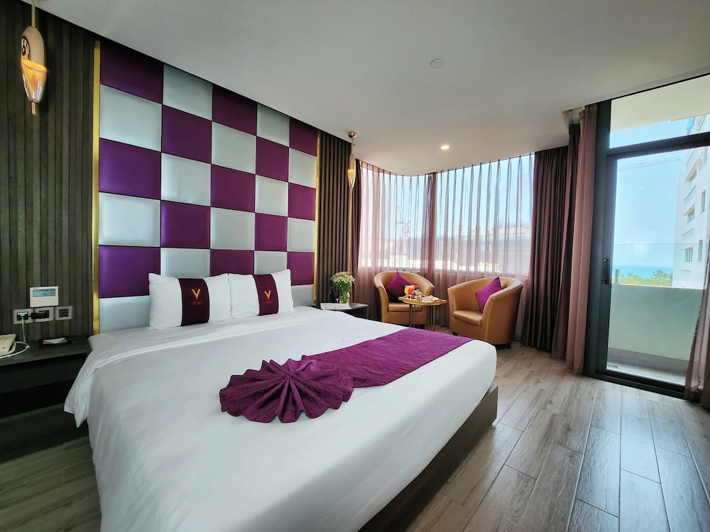 1 BEDROOM, JUNIOR, DOUBLE BED, CITY VIEW