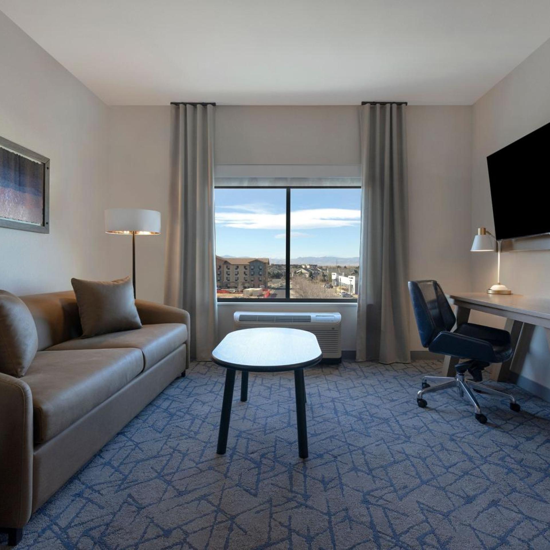 جناح بسرير كينج بإطلالة على المدينة مع أريكة، Fairfield Inn & Suites by Marriott Denver Airport at Gateway Park 5/8