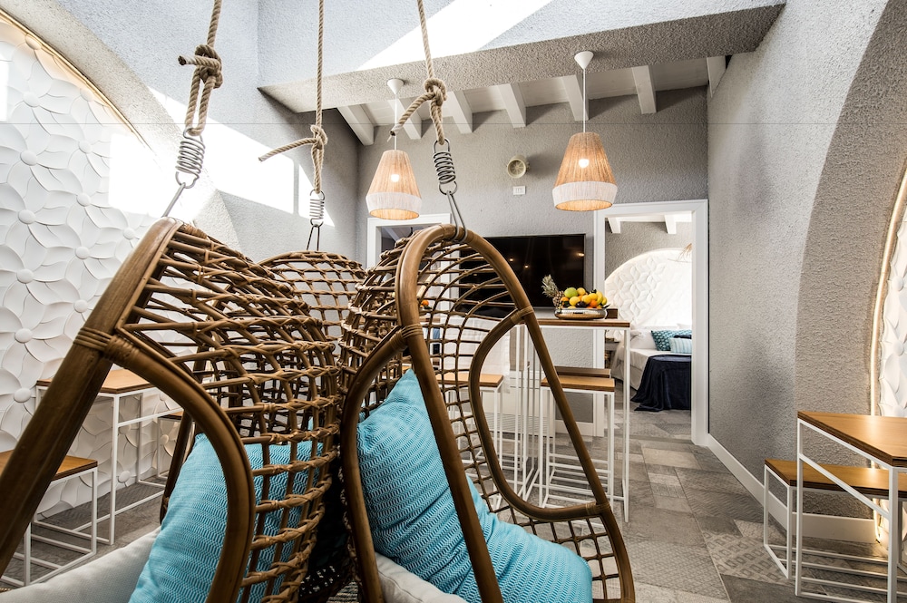 CAPO BLU BOUTIQUE HOTEL 53/62
