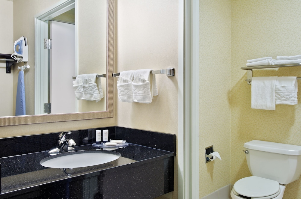غرفة بسرير كينج لذوي الإعاقة، Fairfield Inn And Suites By Marriott Merrillville 2/3