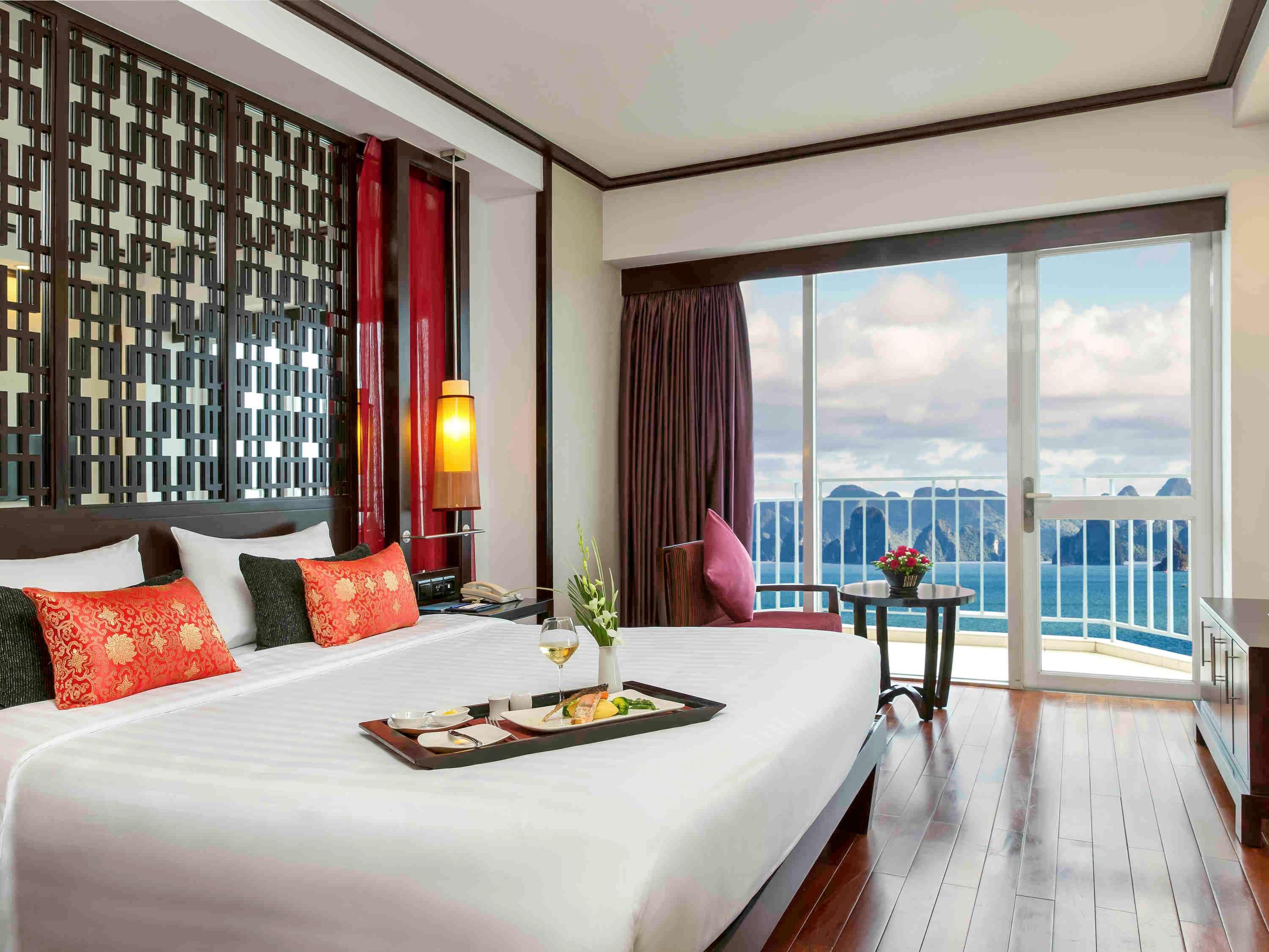 Superior, King Bed, Bay View