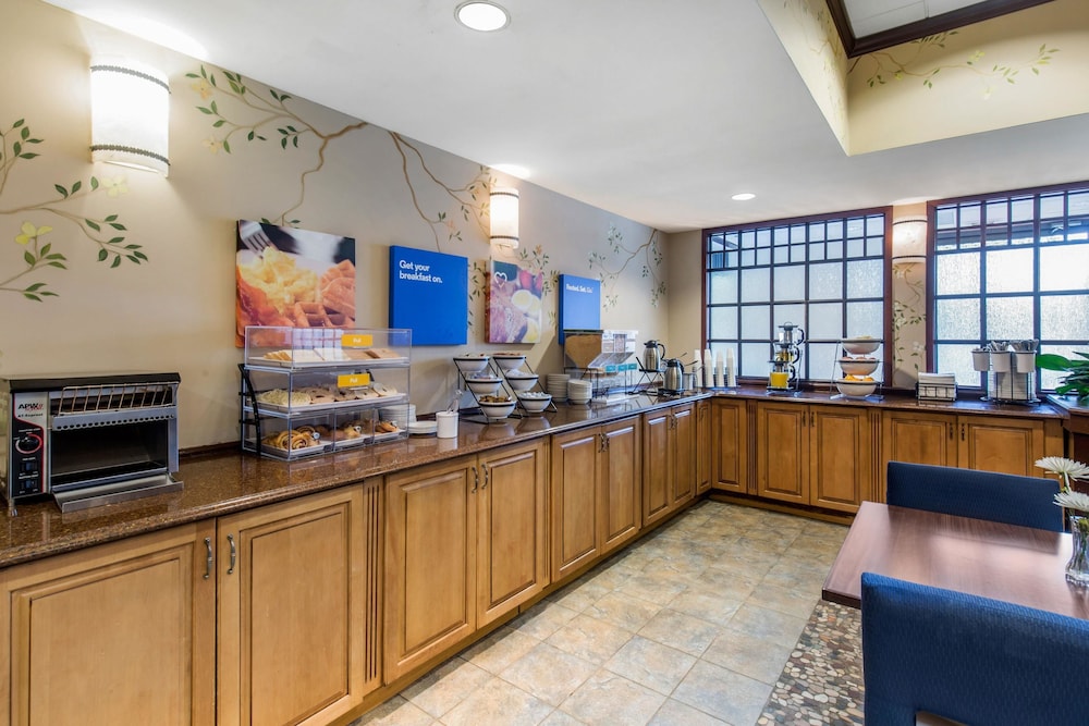 Comfort Inn Conference Center 6/35