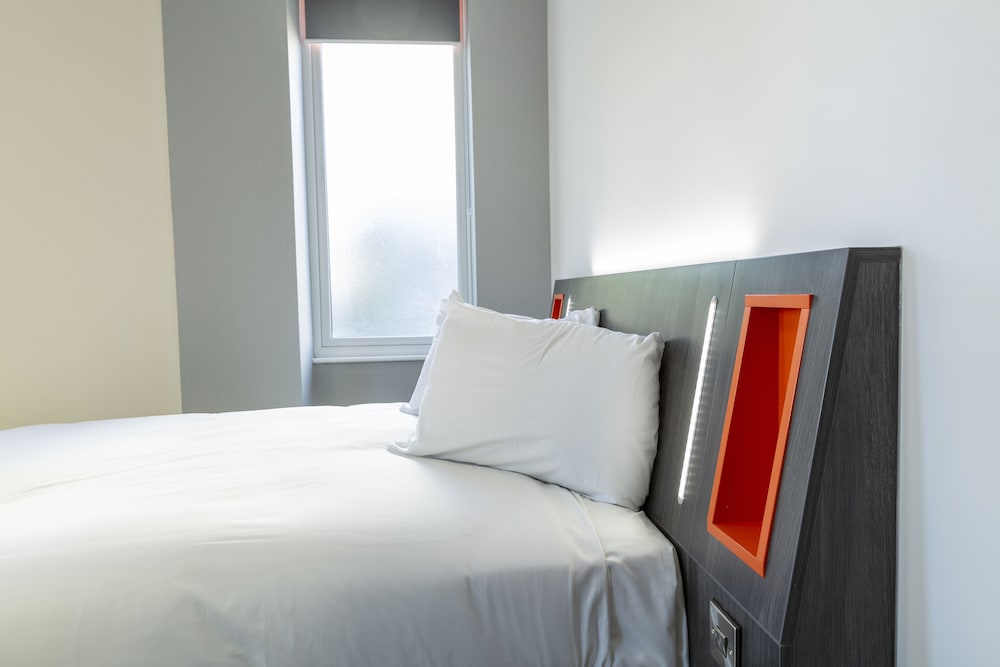 Easyhotel Reading 11/22
