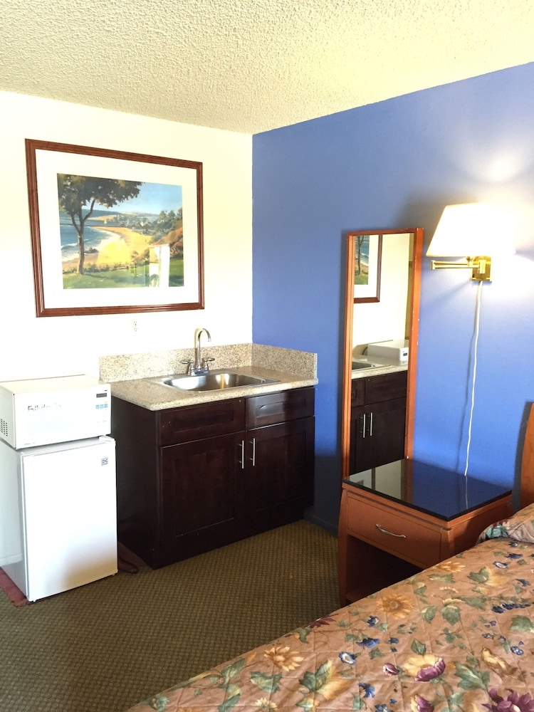 Fullerton Inn 5/53