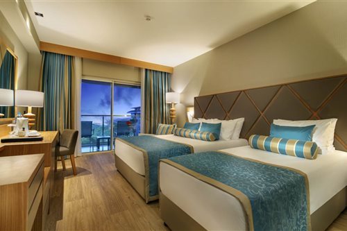 Room, Double or Twin Bed, Side Sea View