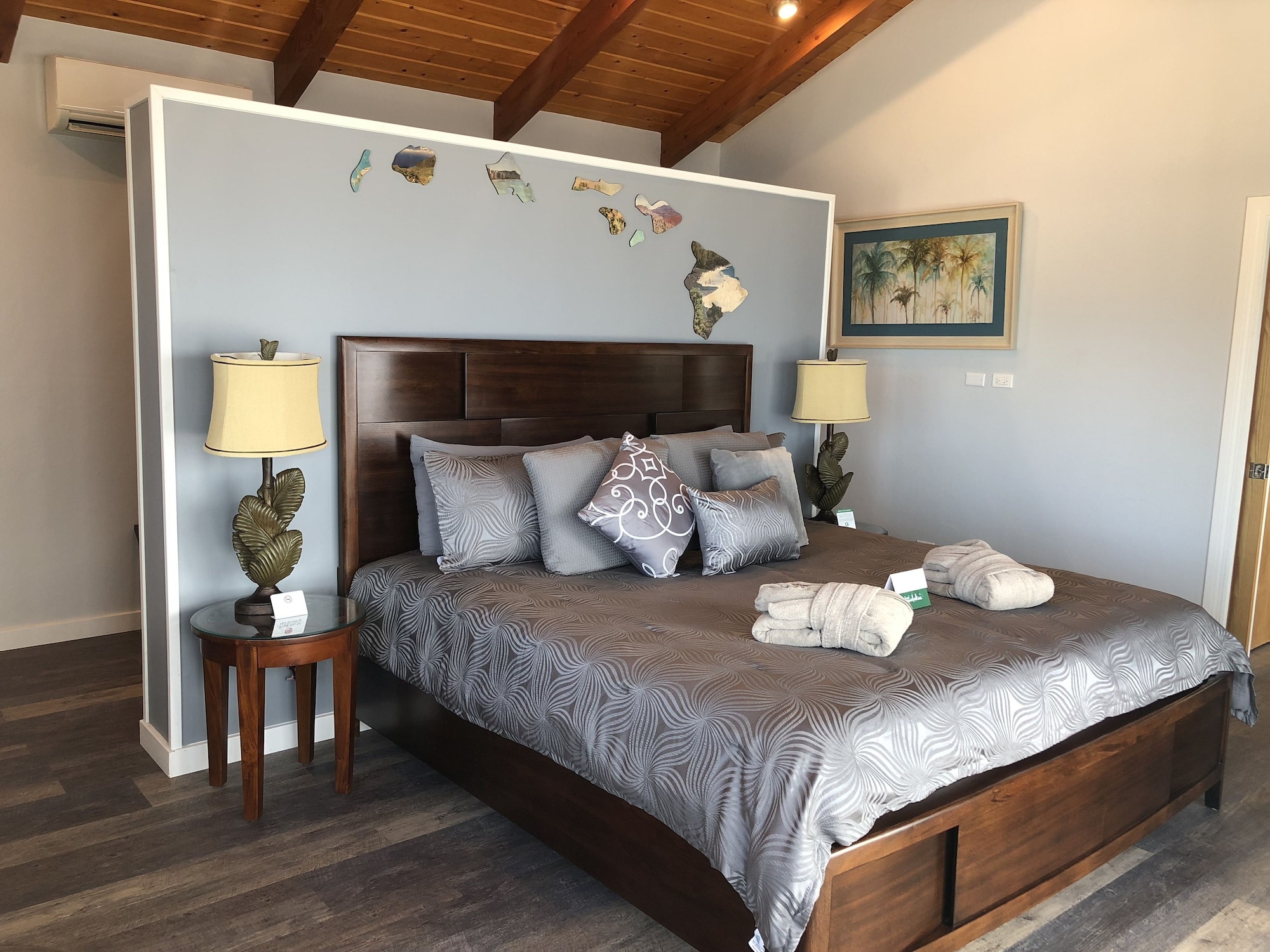 Suite, King Bed, Ocean Front, Sofa