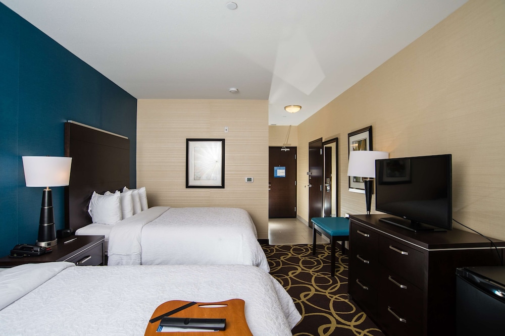 Hampton Inn Suites By Hilton Regina East Gate 12/44