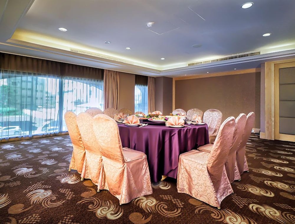 Justwin Grand Hotel 33/42