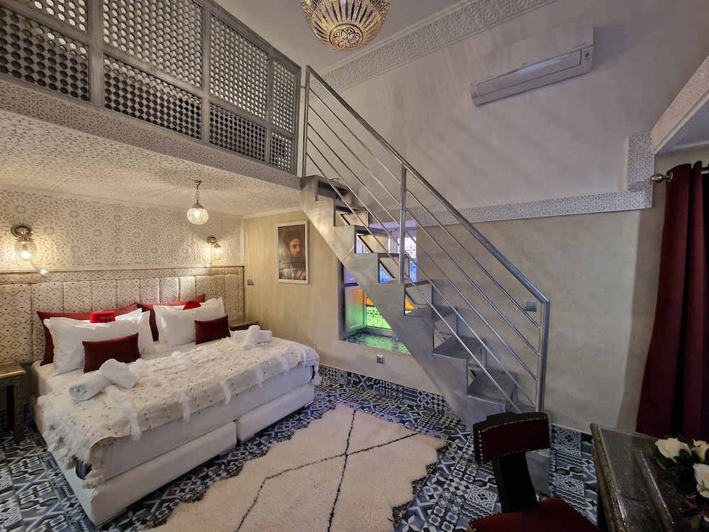 Riad Explore 12/44