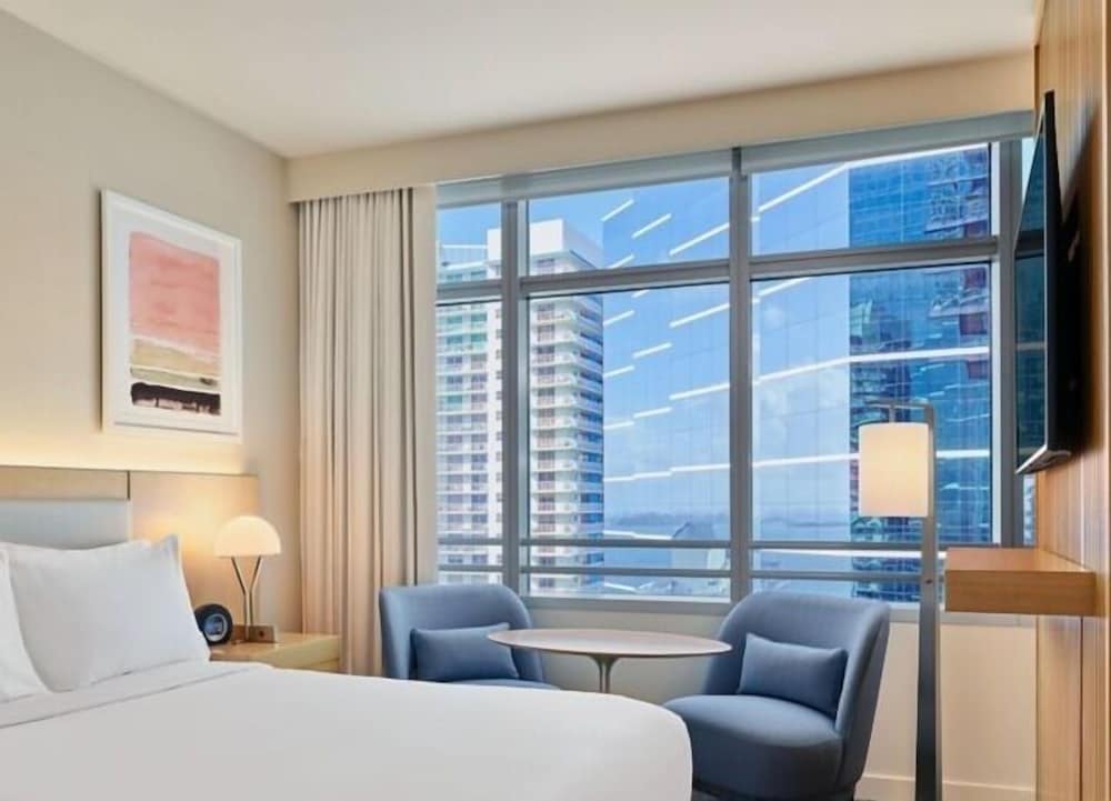 Hotel AKA Brickell 16/50