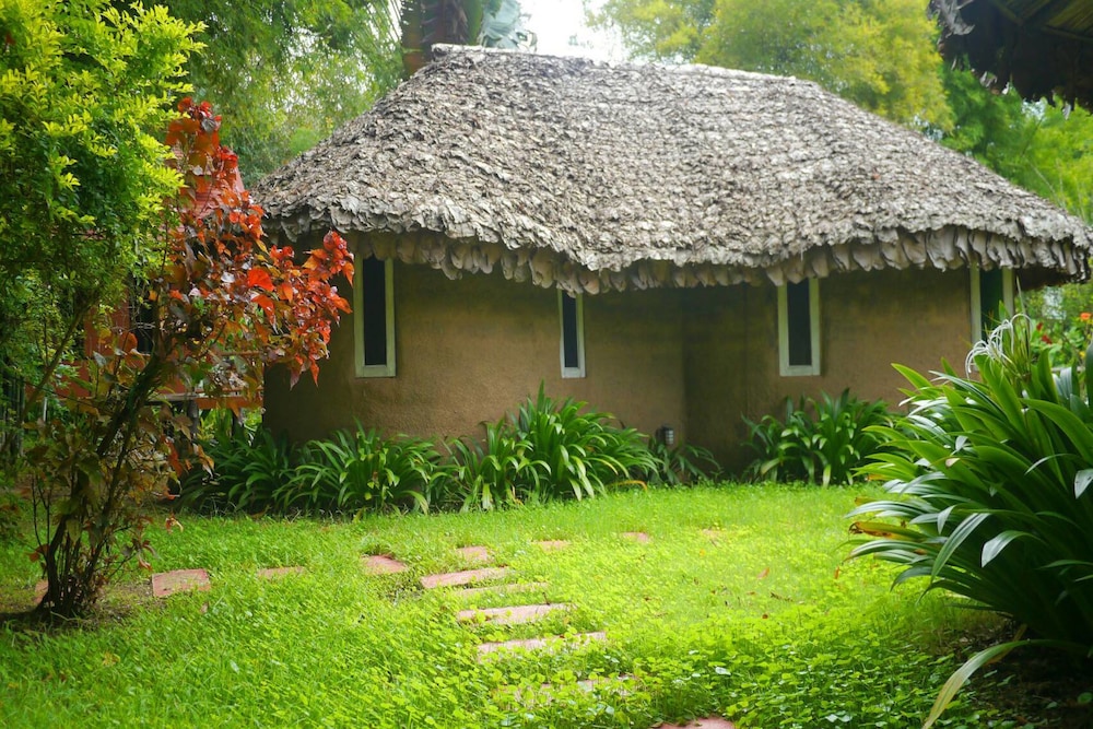 Pho Rak Nah Pai Hotel 24/48