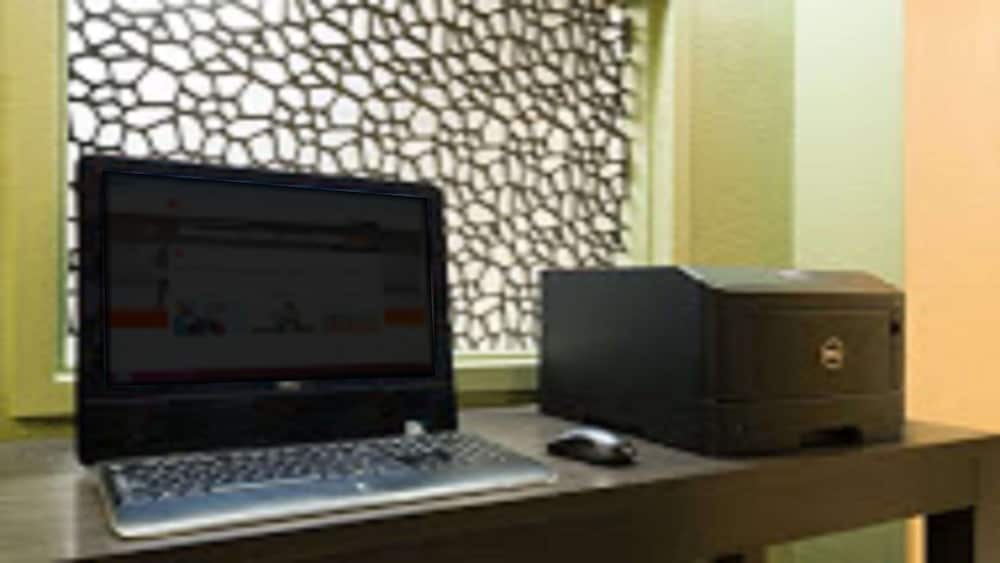 Sonesta Simply Suites Chicago Waukegan 7/29