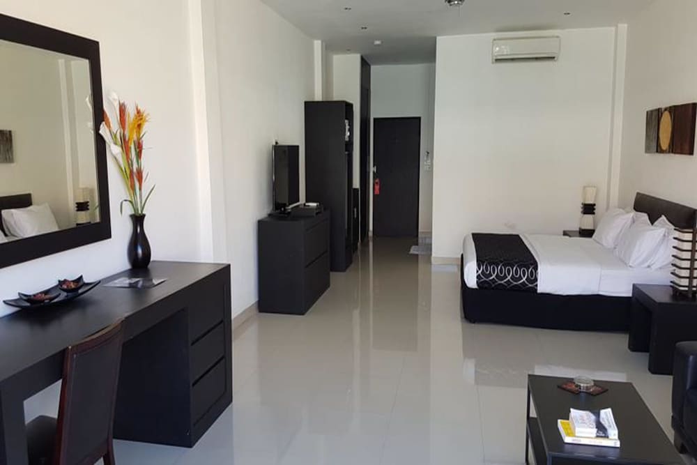 East Suites 25/73
