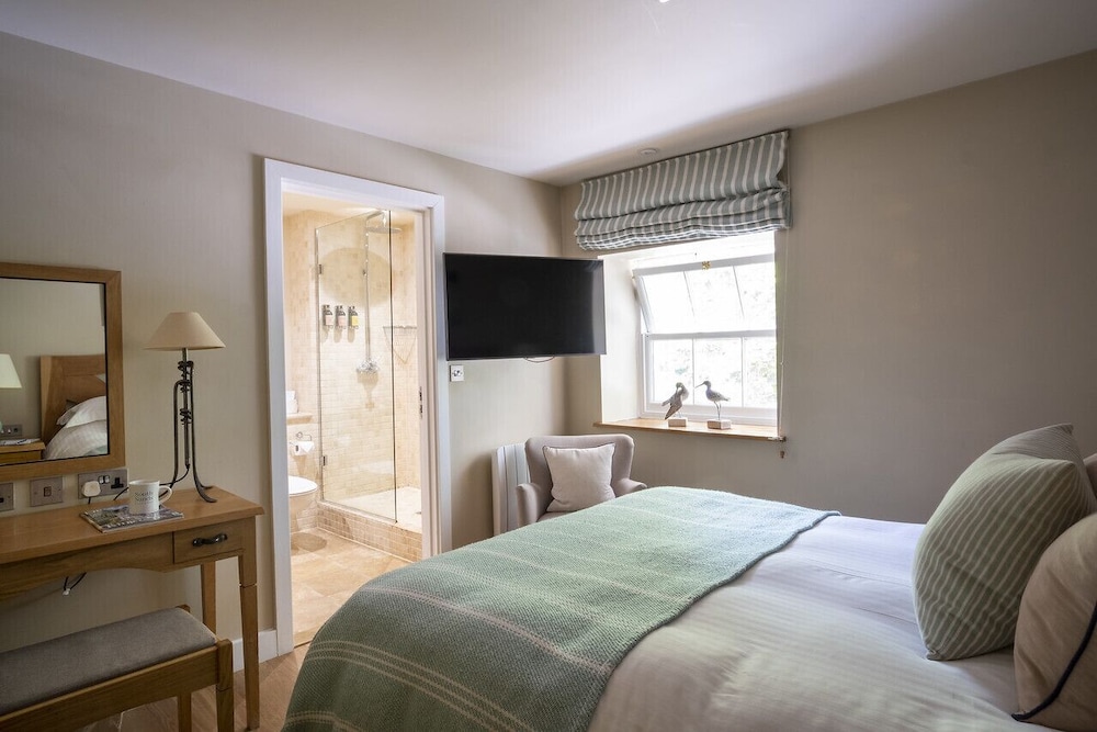 South Sands Hotel 5/50