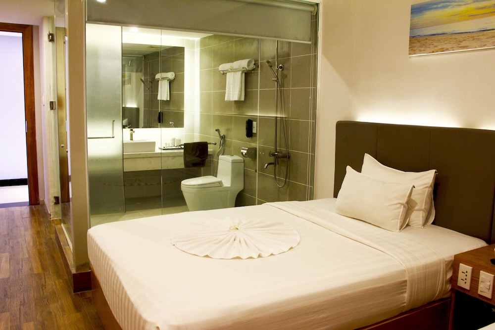 DELUXE, SINGLE, KING BED
