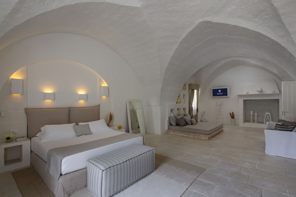 جناح تنفيذي بسرير كينج، BAGLIONI MASSERIA MUZZA RESORT & SPA 2/2