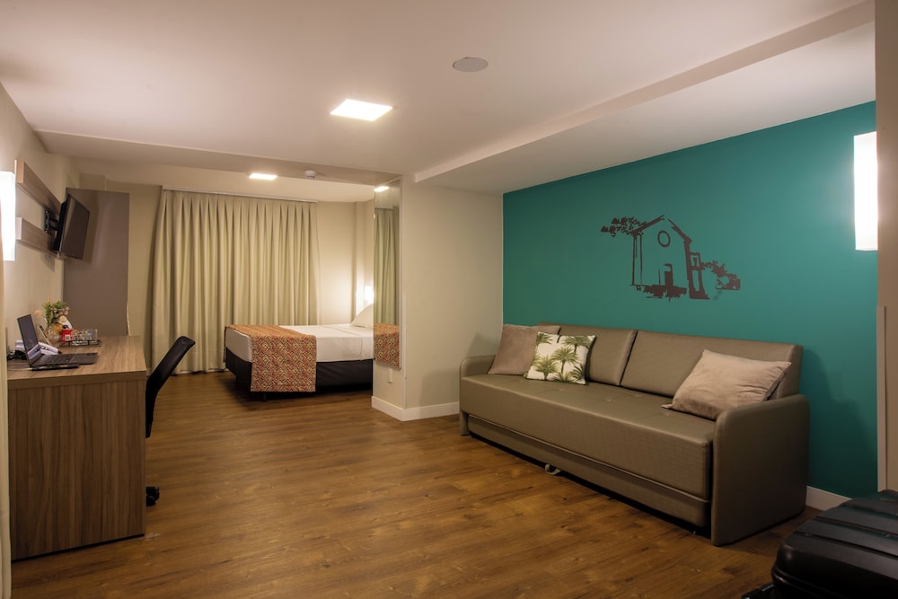 CASTELMAR HOTEL 47/76