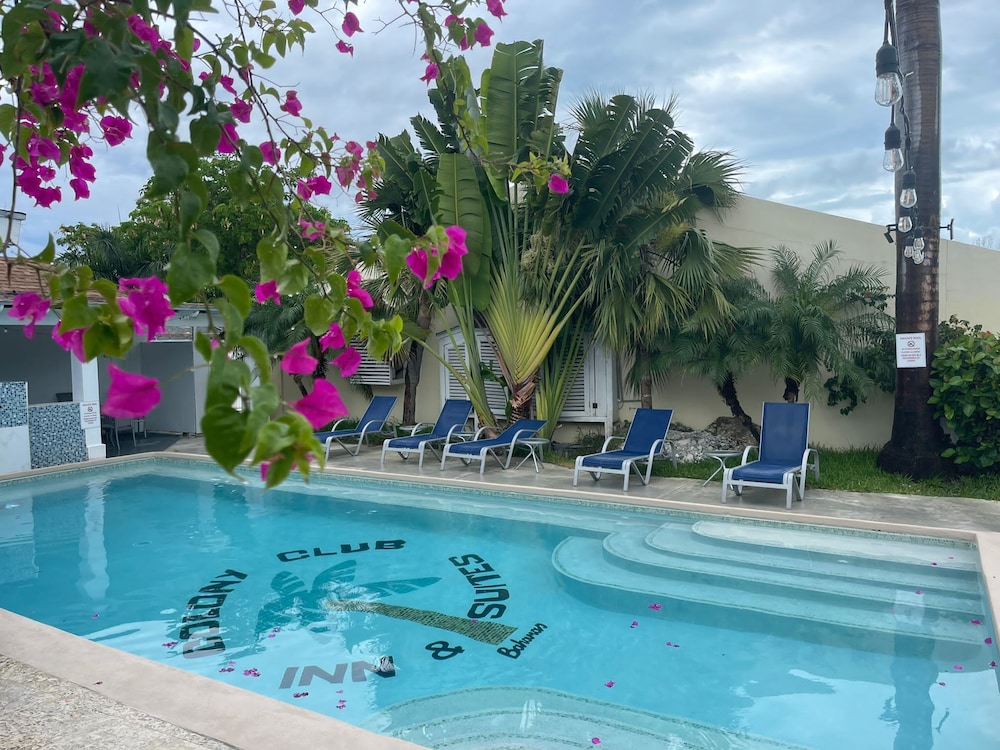 THE COLONY CLUB INN AND SUITES 50/55