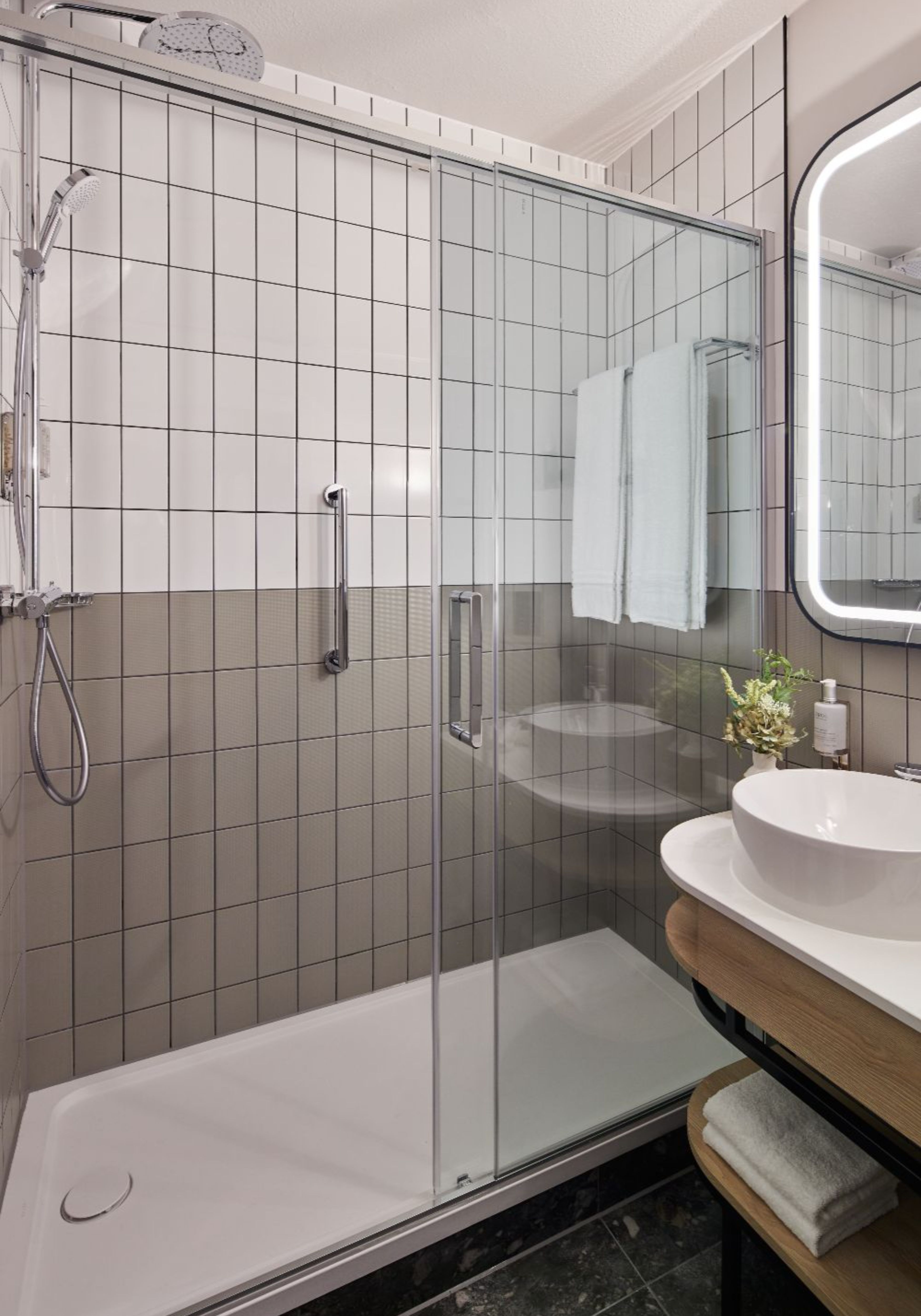 غرفة قياسية ثلاثية، Leonardo Hotel Dublin Parnell Street 3/3