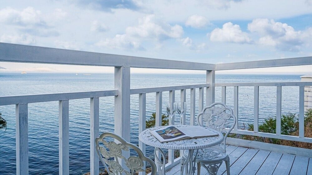 Geoje White O Pension 47/50