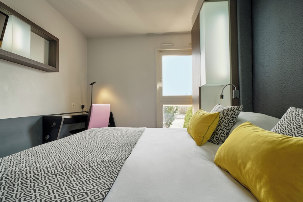 ROOM, SINGLE, DOUBLE BED