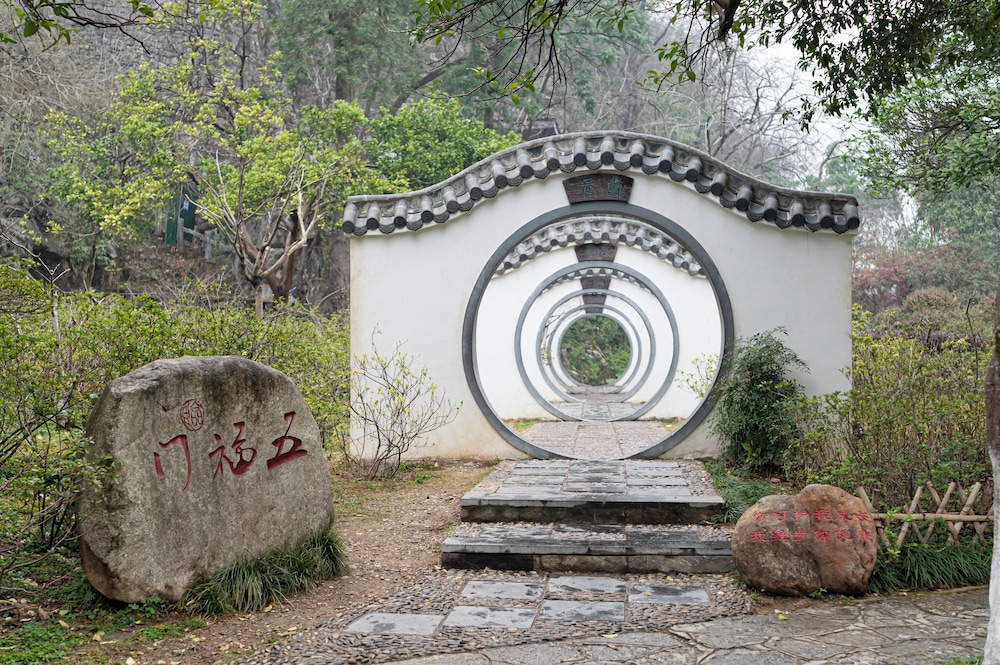 Guilin Crystal Crescent Moon Hotel 71/71
