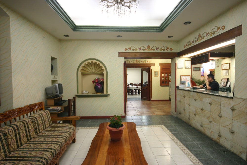 Hotel Cantera Real 5/26