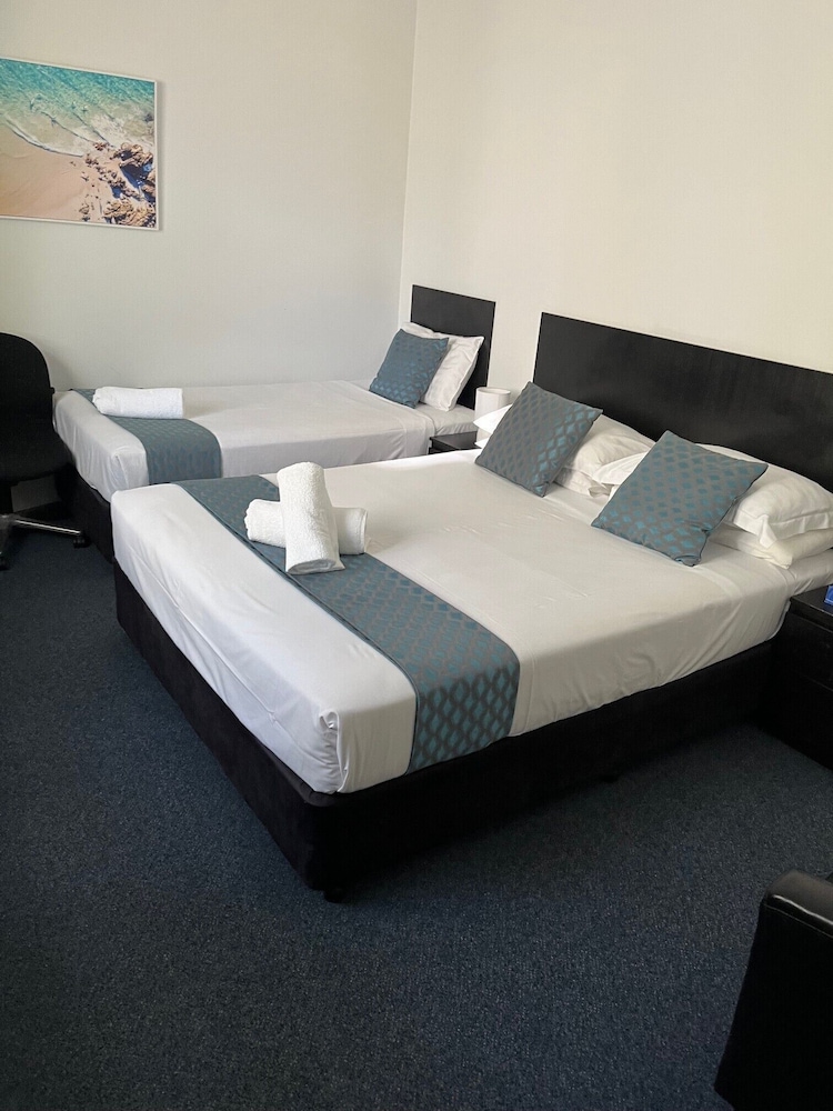Greenwich Inn Sydney Hotel 28/48