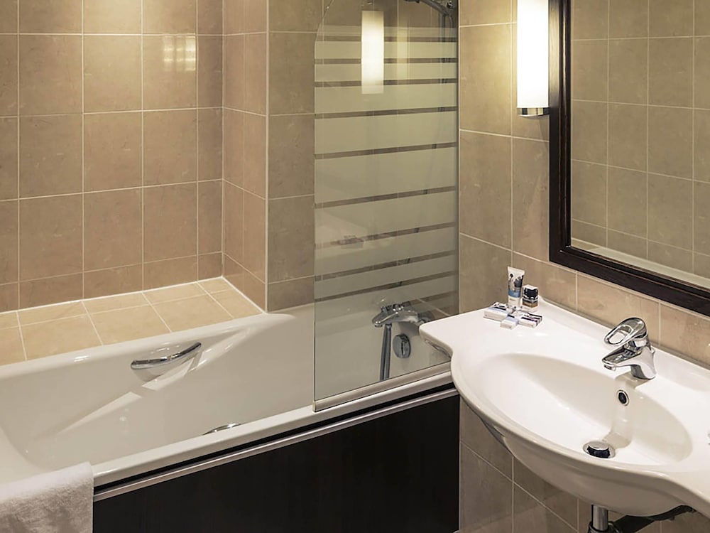 MERCURE RENNES CESSON 68/69