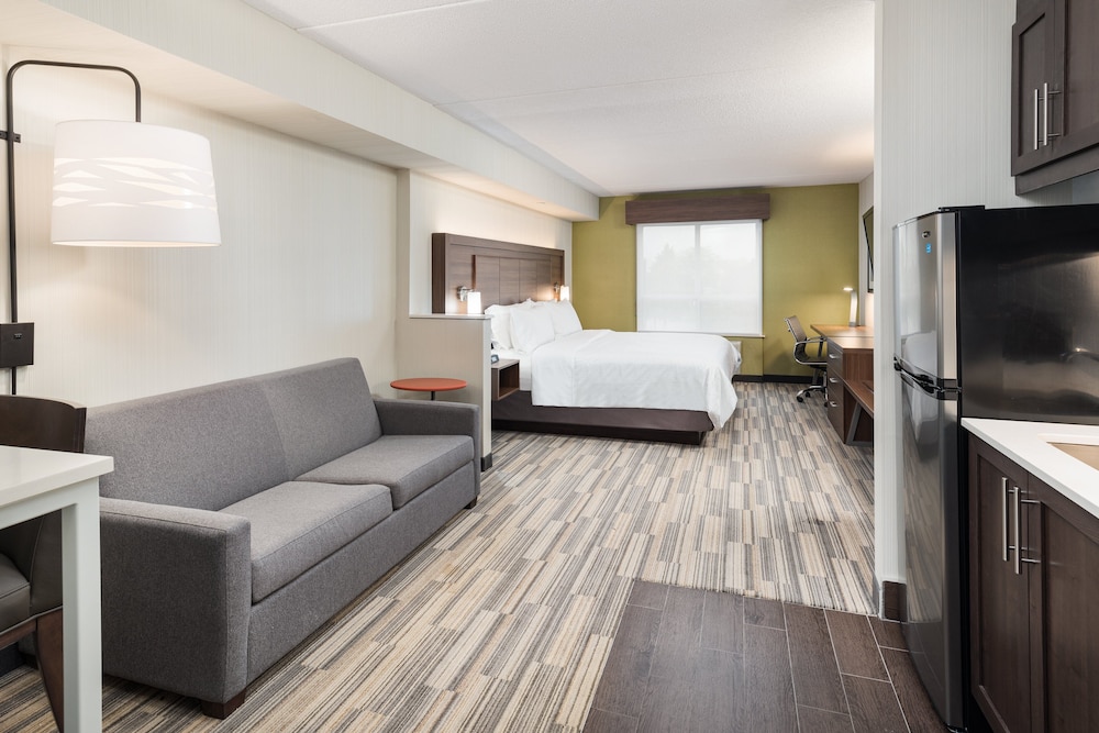 Holiday Inn Express Milton 33/57