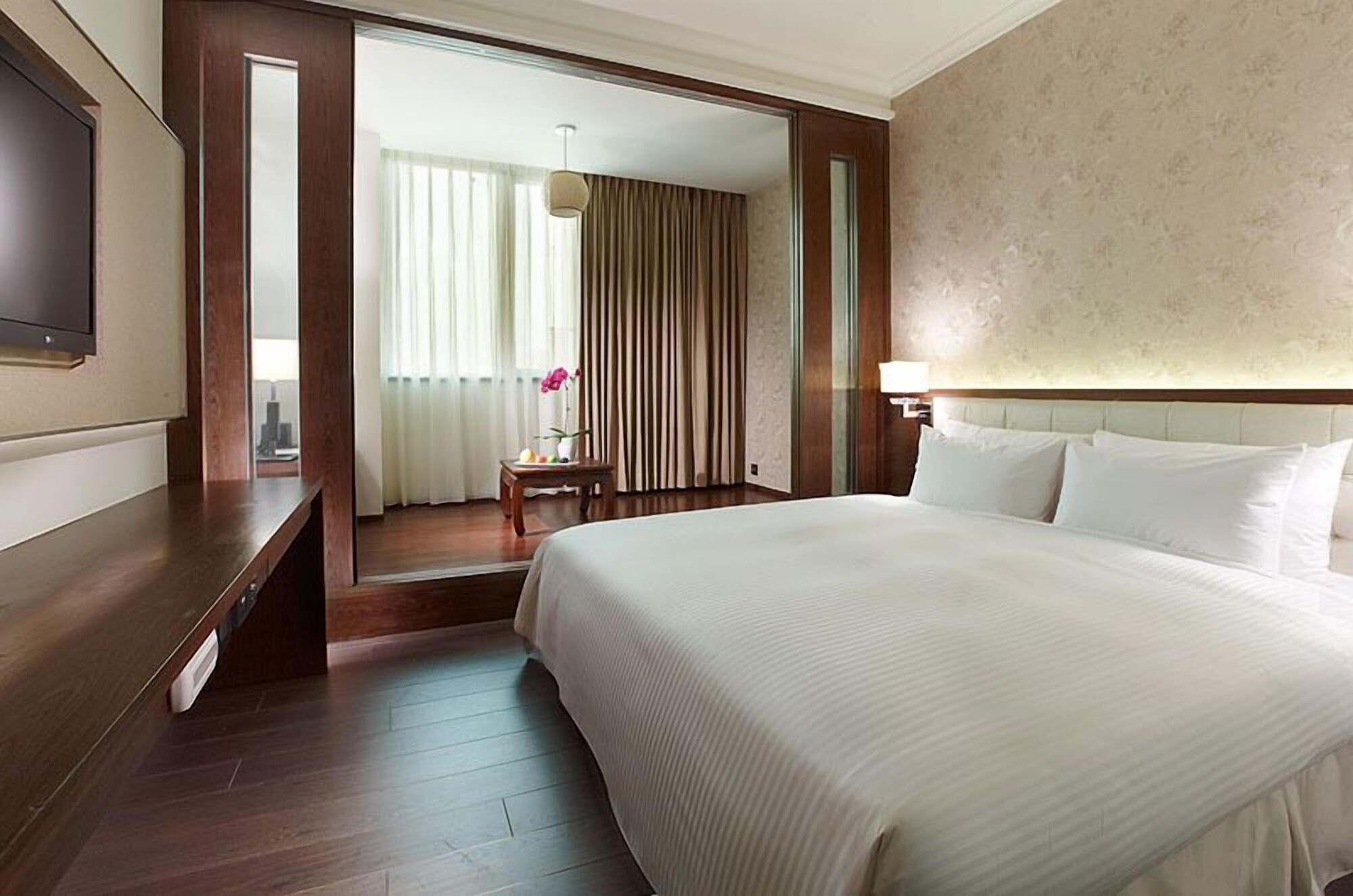 JAPANESE, QUEEN BED