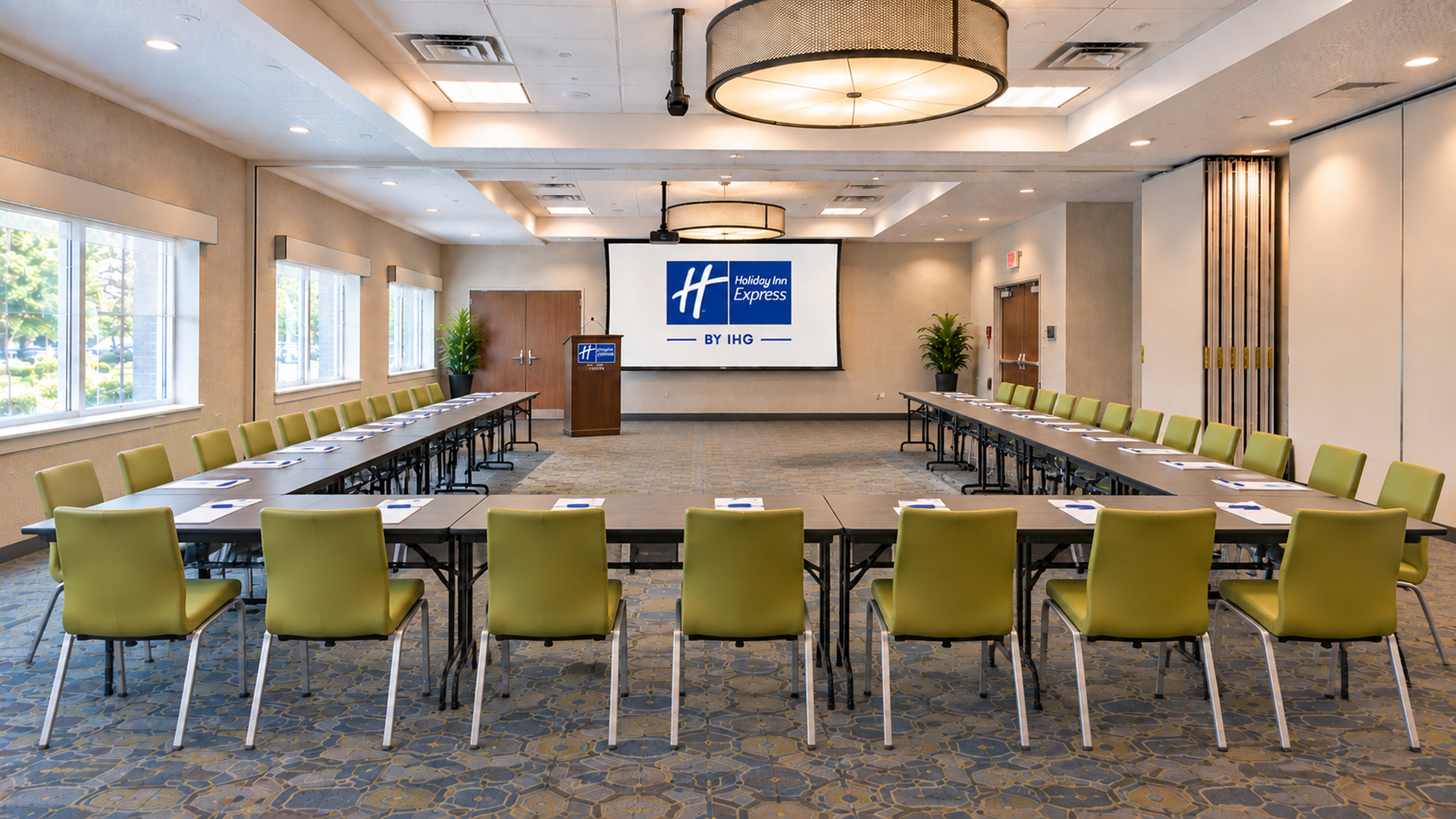 Holiday Inn Express Suites Boise Airport 64/80