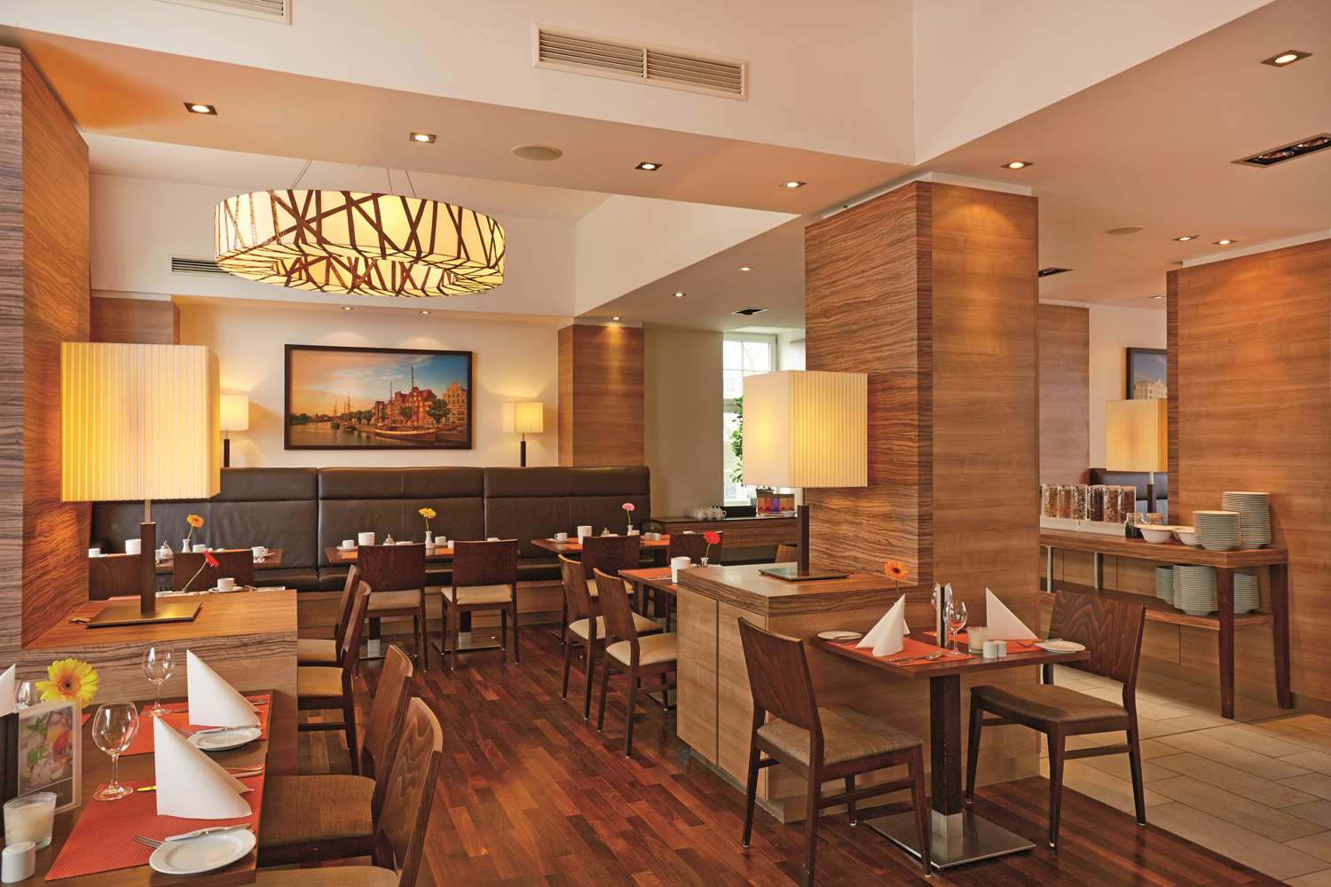 H+ HOTEL LUBECK 33/50