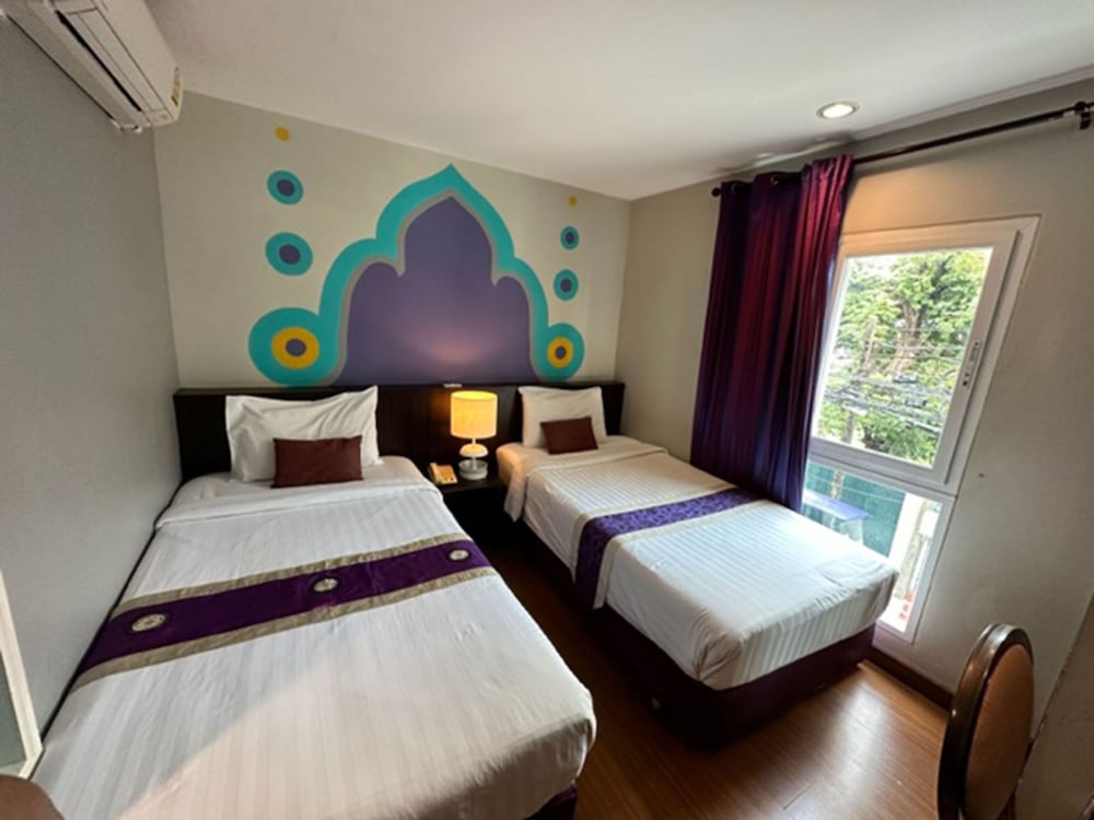 Sawasdee Hotel At Sukhumvit Soi 8 21/48