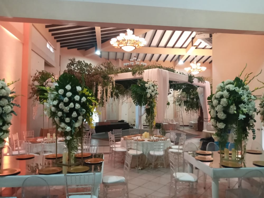 Las Olas Beach Resort 37/50