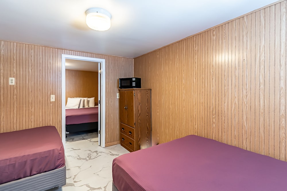 Boardwalk Sand & Surf Inn Oceanfront 28/55