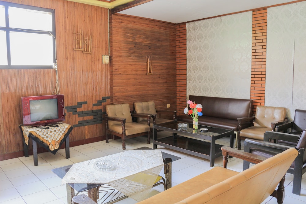 OYO 1710 Hotel Budi Famili 2 Syariah 15/23