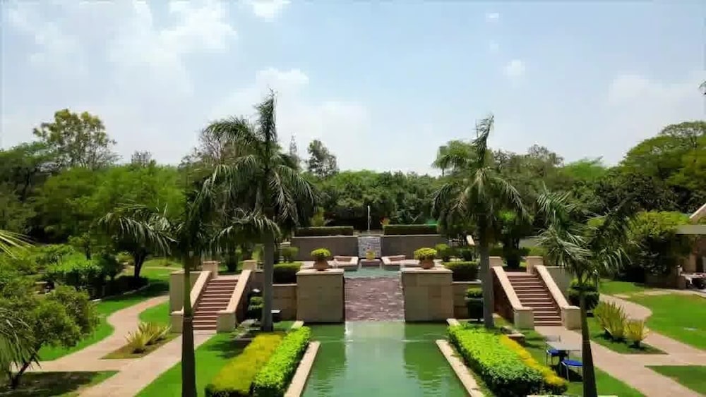 The Grand New Delhi 46/50